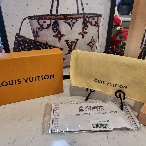 Louis Vuitton Murakami Wallet - Picture 12 of 12